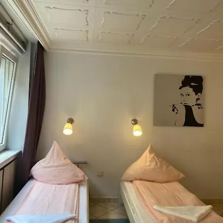 Appartamento Central 3 Bedroom Apartment, Friesenstr