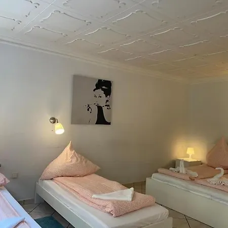Central 3 Bedroom Apartment, Friesenstr Appartamento *