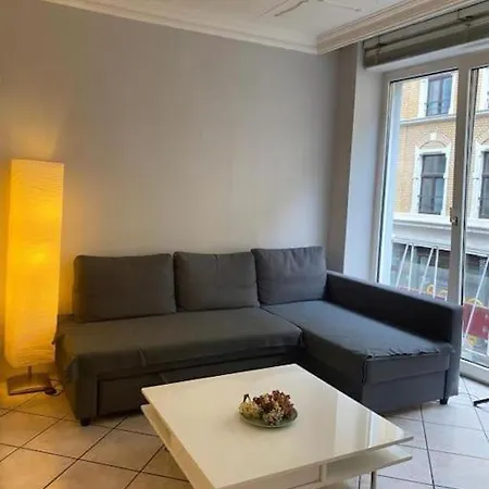 Central 3 Bedroom Apartment, Friesenstr Appartamento