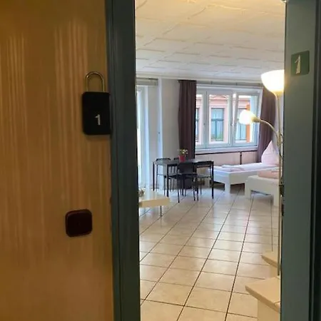 Central 3 Bedroom Apartment, Friesenstr Colonia