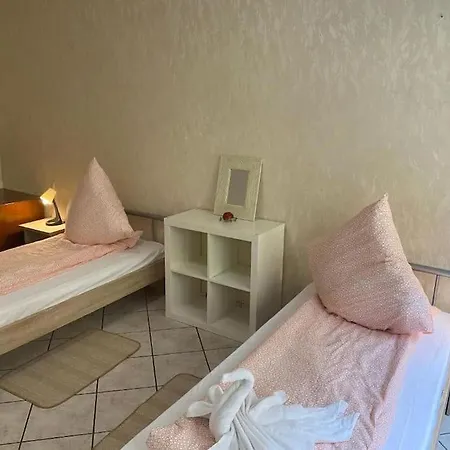 Central 3 Bedroom Apartment, Friesenstr * Colonia