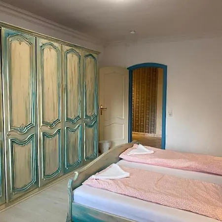 Appartamento Central 3 Bedroom Apartment, Friesenstr Colonia