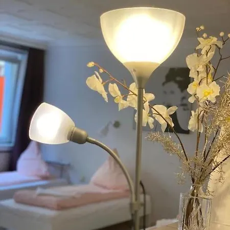 Central 3 Bedroom Apartment, Friesenstr Appartamento *
