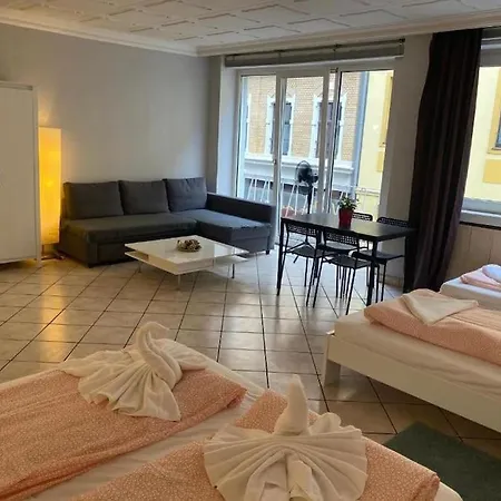 Central 3 Bedroom Apartment, Friesenstr Appartamento Colonia