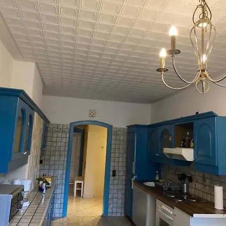 Central 3 Bedroom Apartment, Friesenstr Colonia